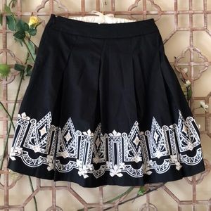 NWT WHBM black & white pleated skirt